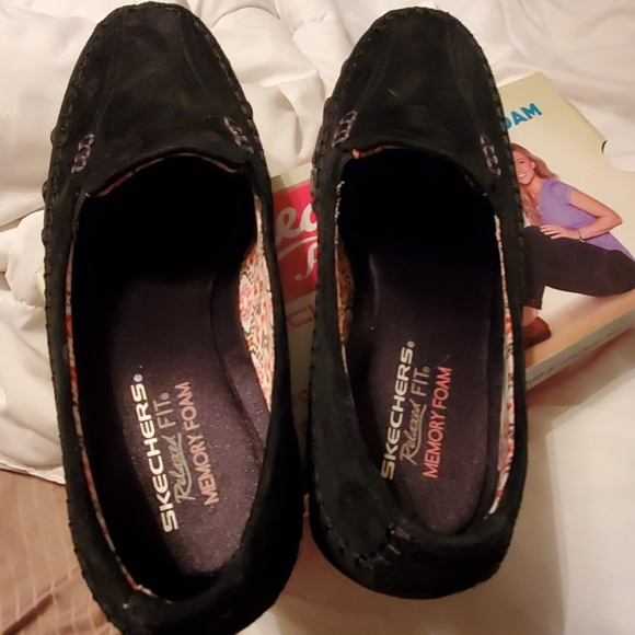 Relaxed fit memory foam shoes - Picture 2 of 3